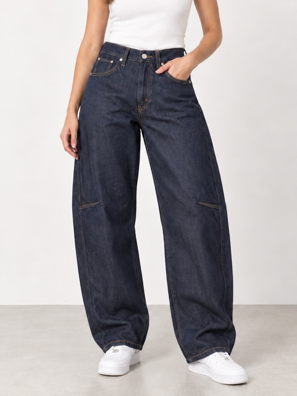 Levi’s Women’s High Rise Loose Dark Wash Jeans size 31x31 blue jeans full length